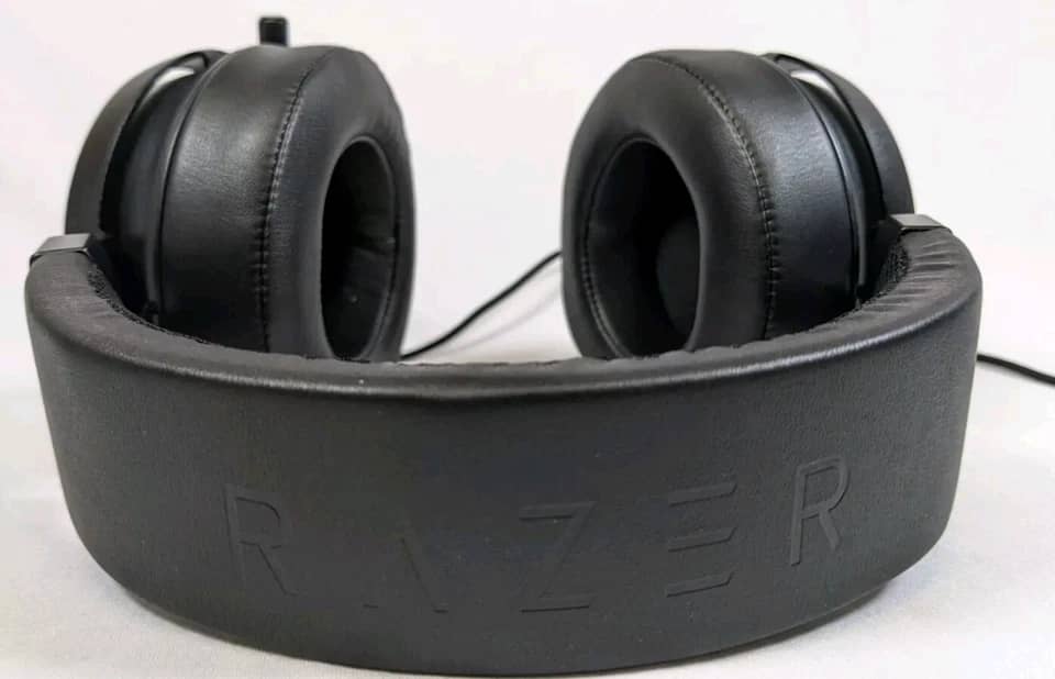 Razer Kraken Pro V2 Headphones & Earbuds Black Used - Good