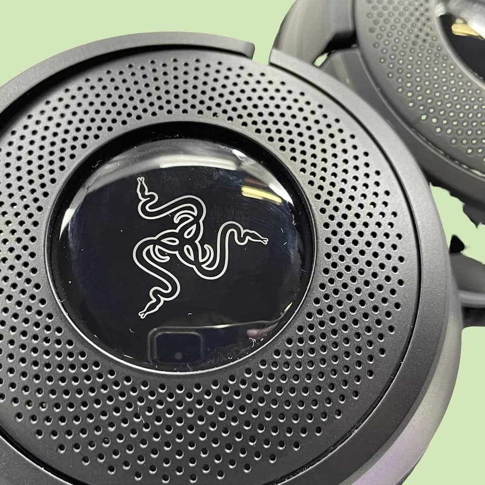 Razer Kraken V4 X Headphones & Earbuds Black New