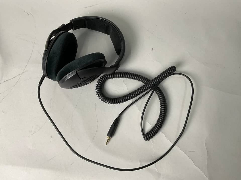 Sennheiser HD 400 PRO Headphones & Earbuds Black New