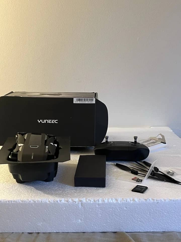 Yuneec Mantis Q Quadcopters & Multirotors Used - Good