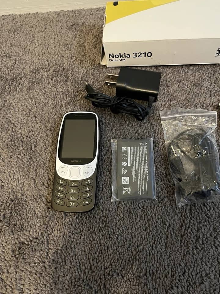 Nokia 3210 Cell Phones Gray Not specified Unlocked Open Box