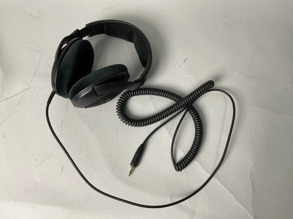 Sennheiser HD 400 PRO Headphones & Earbuds Black New