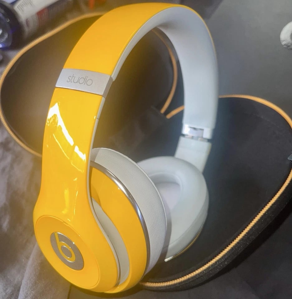 Beats Studio 2 Wireless Headphones & Earbuds