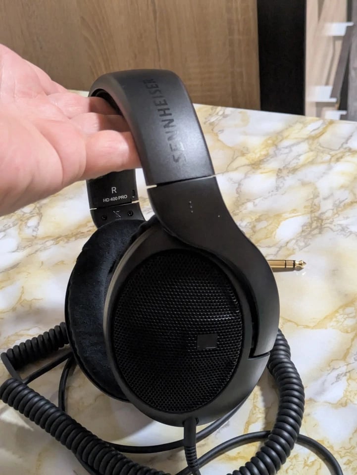 Sennheiser HD 400 PRO Headphones & Earbuds